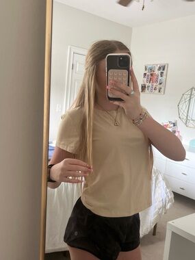 Universal Thread NWOT Tan Cropped Tee Small